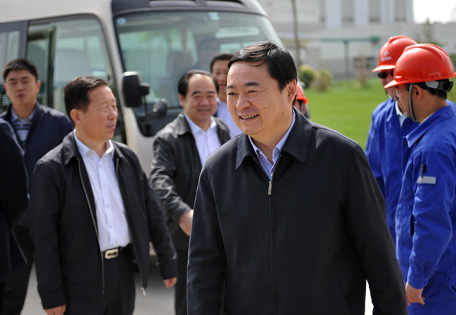 青海省省长郝鹏到青海3A娱乐城
调研