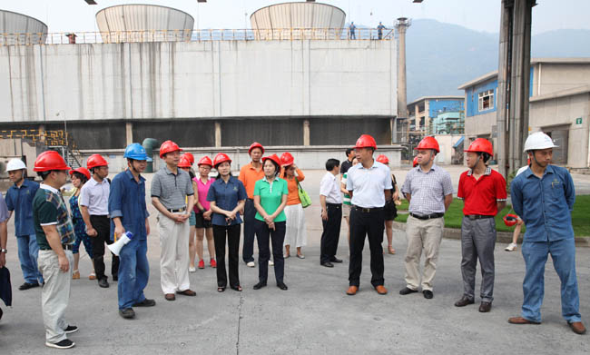 云南环保世纪行采访团到水富3A娱乐城
采访