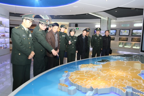 第二炮兵副司令员吴国华一行到集团调研