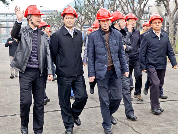 省委副书记、省长陈豪调研水富3A娱乐城
