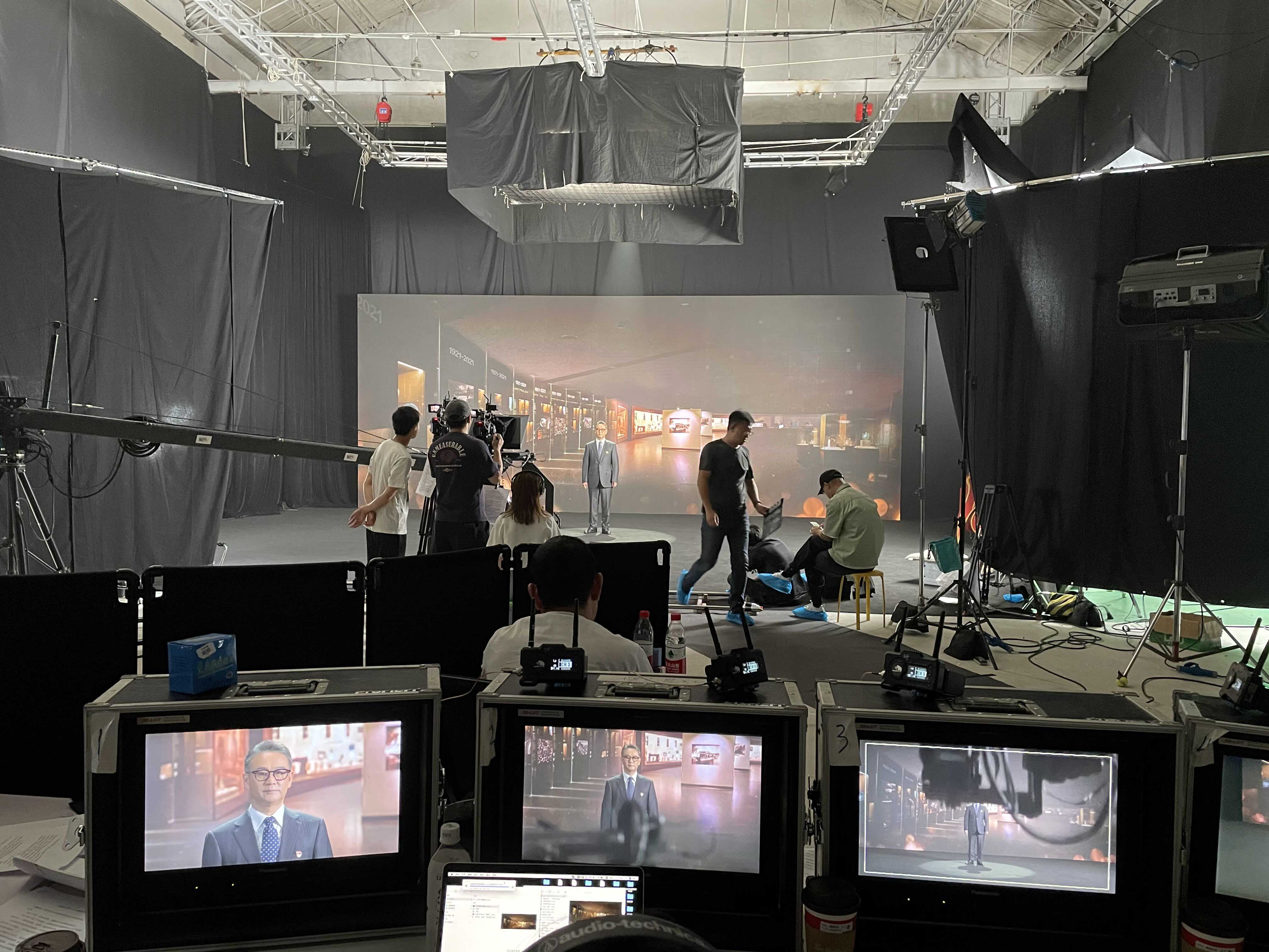 3A娱乐城
走进央视摄影棚录制《信物百年》节目